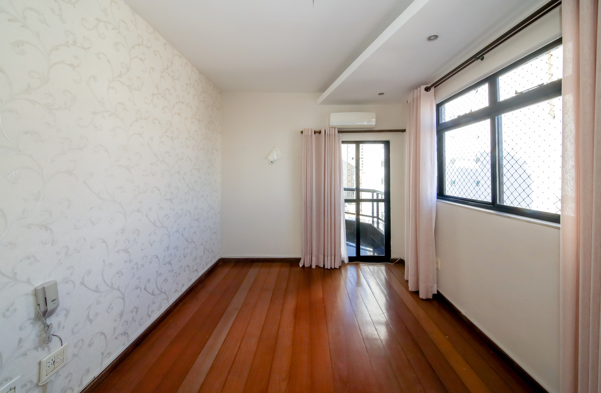Centro: 2 suítes, varandão. Conforto com vista livre., foto 4