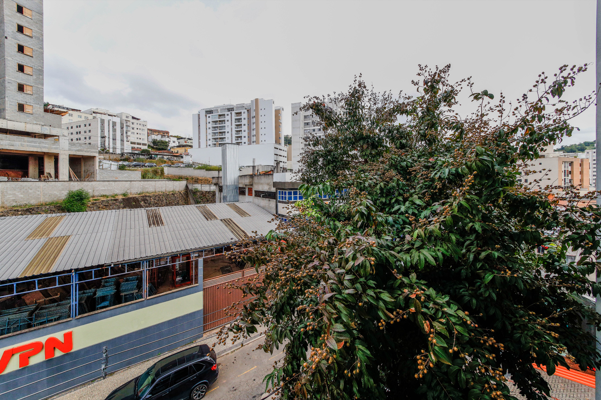 Varanda arejada, 2 quartos, 1 vaga. Morro da Glória., foto 6
