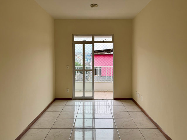 Apartamento com varanda e sol da manhã no Paineiras para venda