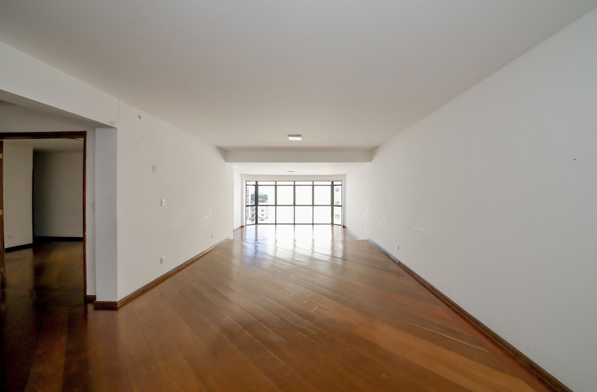 Centro: 4 quartos, varanda, 342m². Ed. Cozak., foto 1