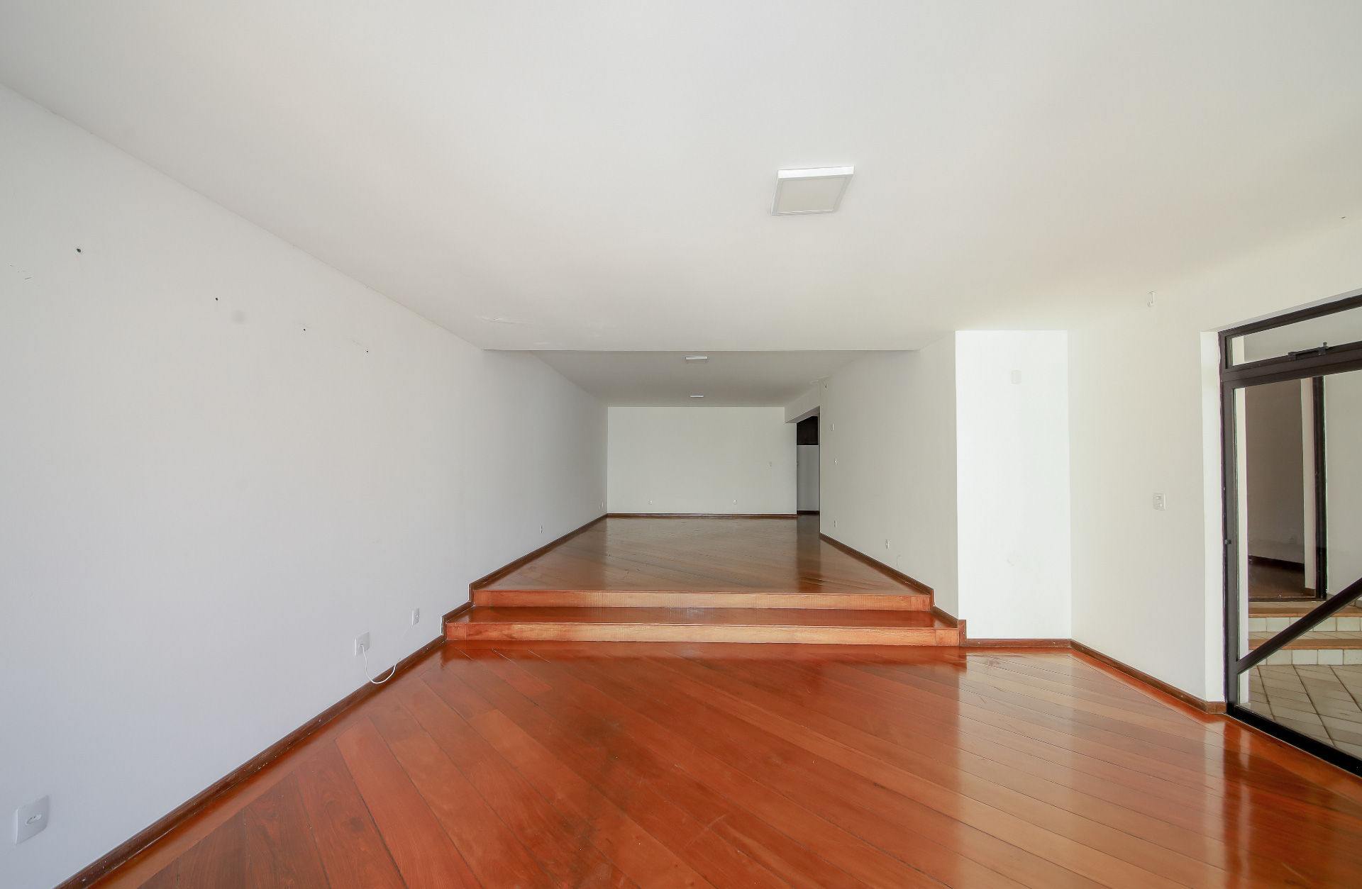 Centro: 4 quartos, varanda, 342m². Ed. Cozak., foto 3