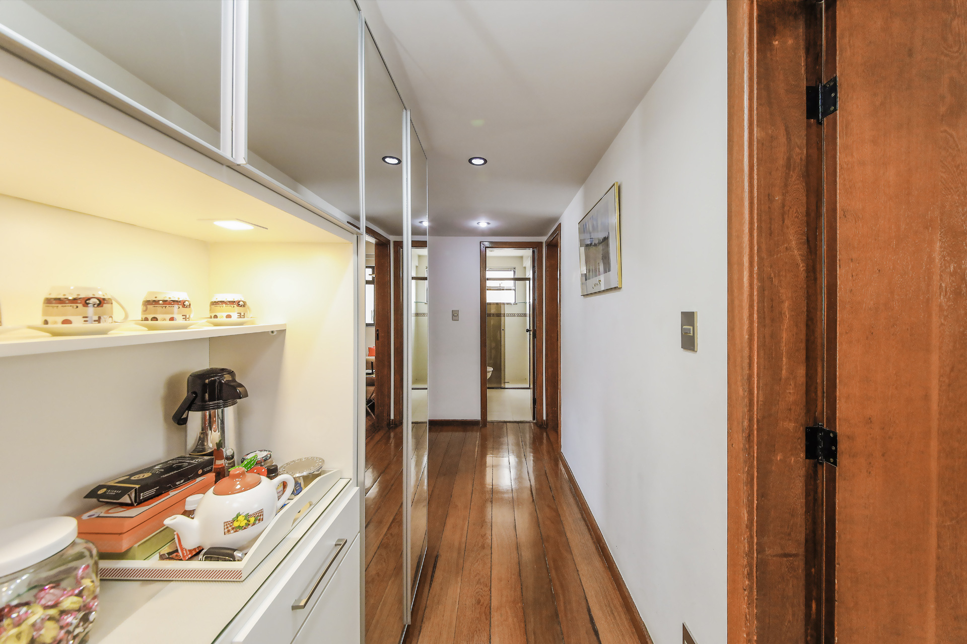 Amplo, na Av. Itamar Franco. 124m²., foto 7