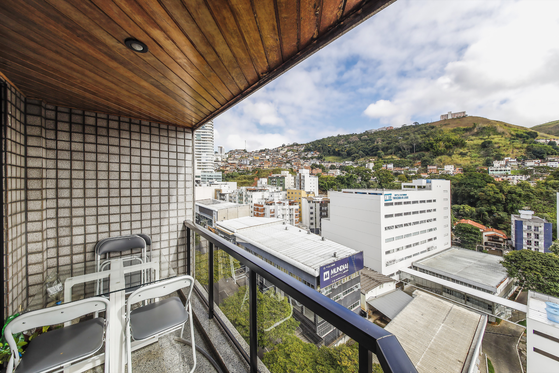 Amplo, na Av. Itamar Franco. 124m²., foto 3