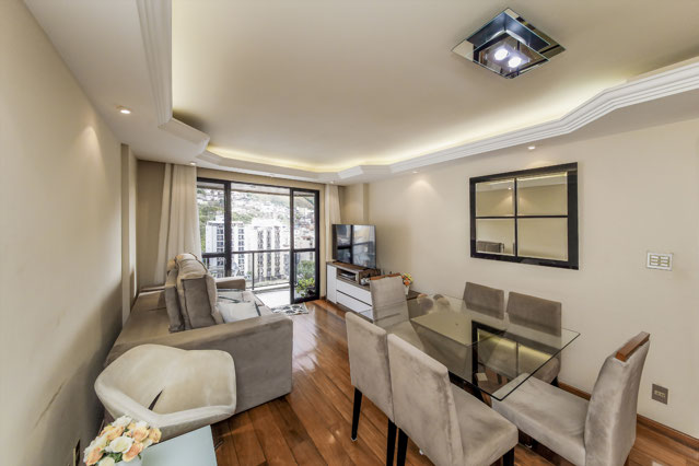 Amplo, na Av. Itamar Franco. 124m².