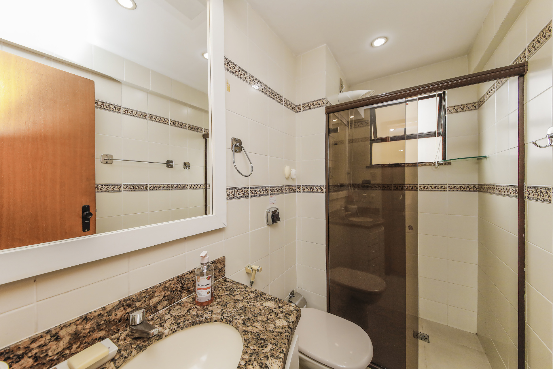 Amplo, na Av. Itamar Franco. 124m²., foto 11
