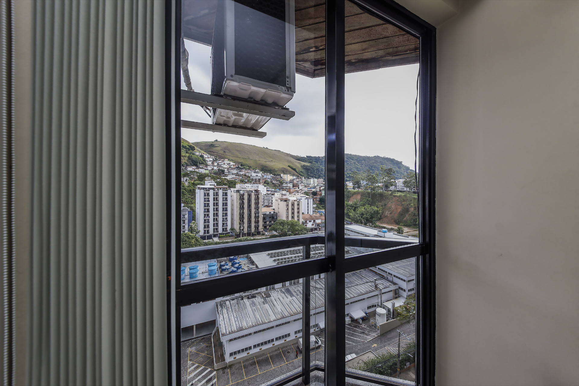 Amplo, na Av. Itamar Franco. 124m²., foto 13