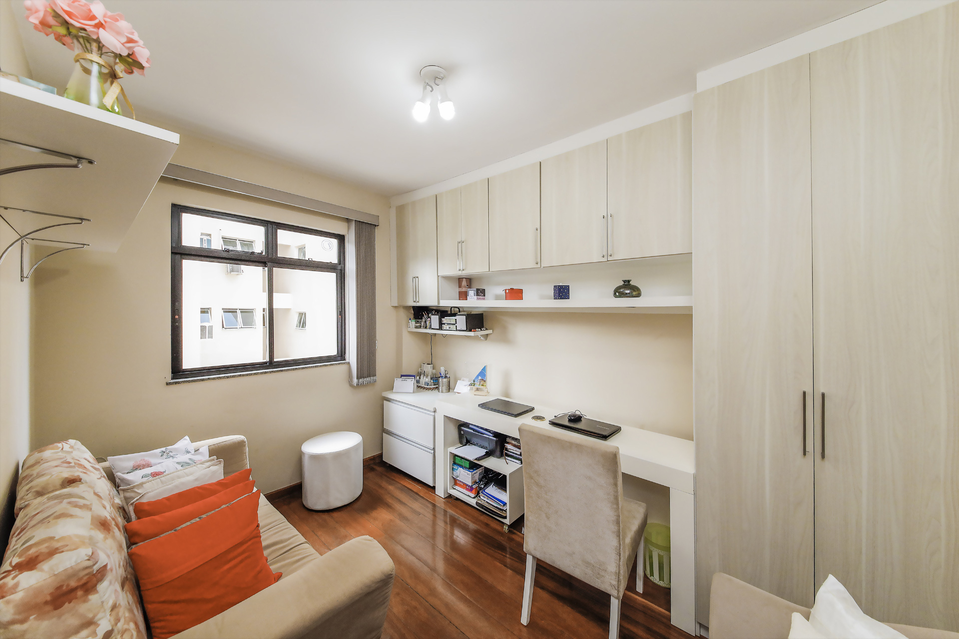 Amplo, na Av. Itamar Franco. 124m²., foto 8