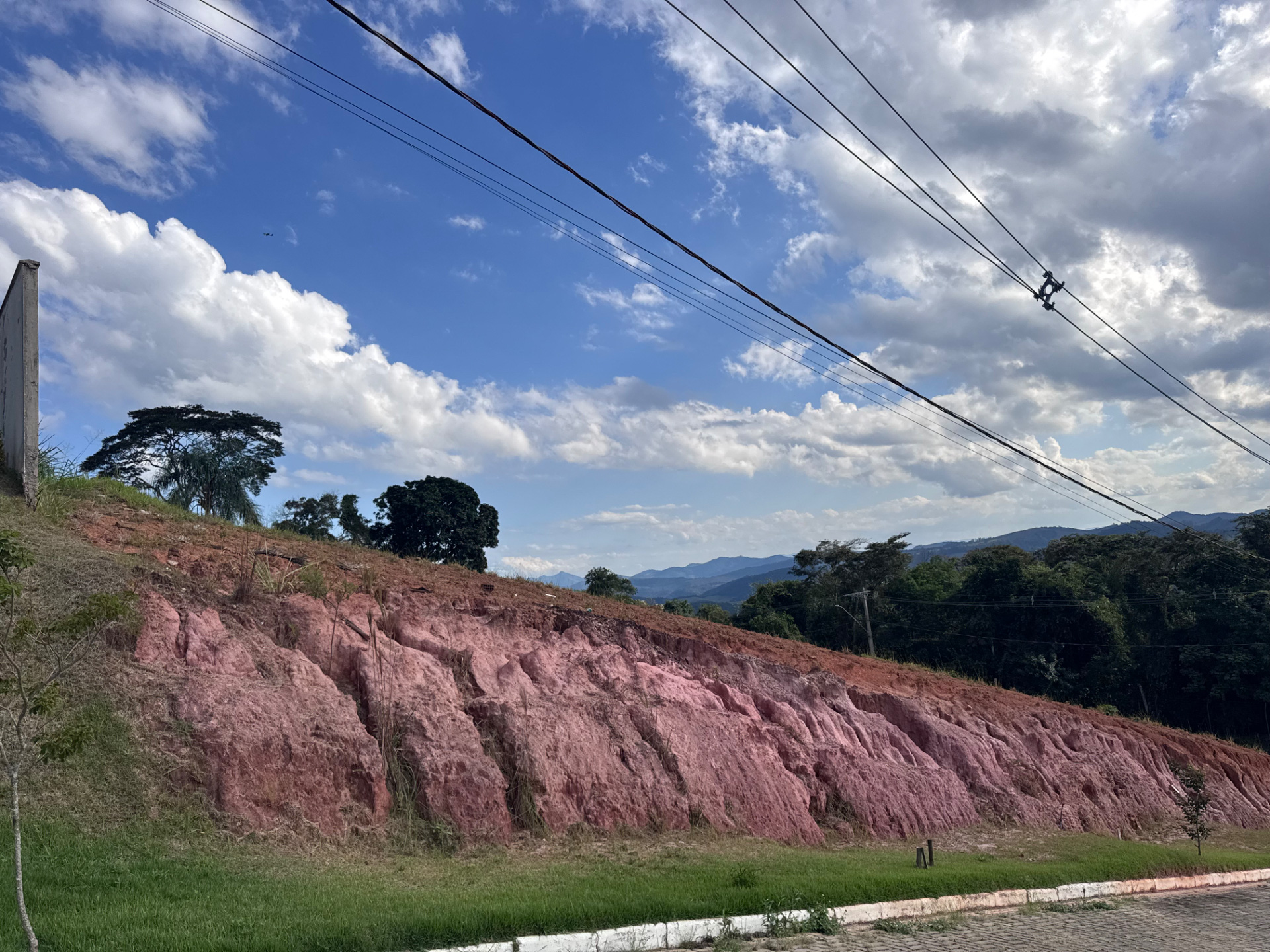 Salvaterra: Terreno de 513m² com bons usos., foto 3