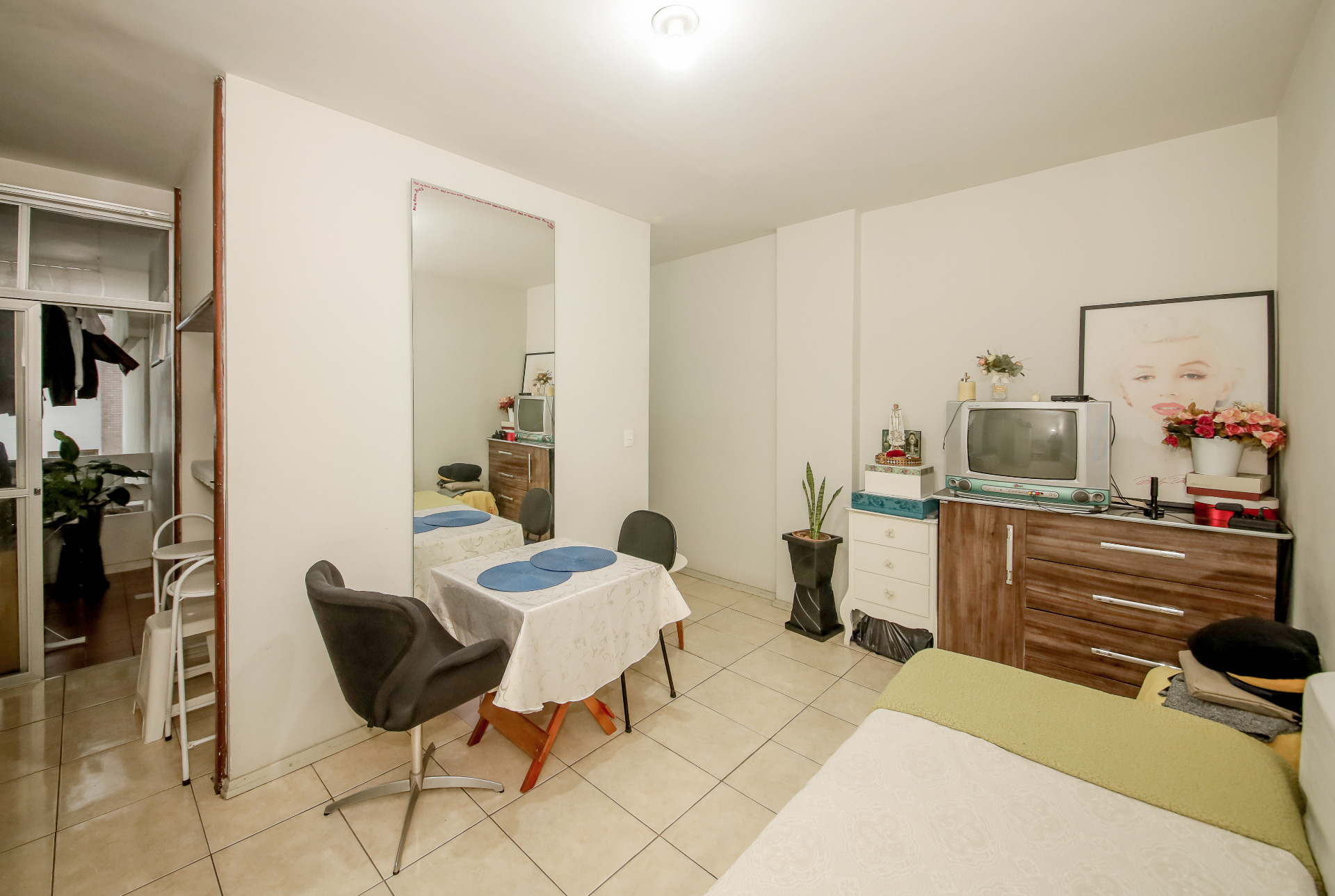 Centro: 1 quarto, varanda. 49m²., foto 1