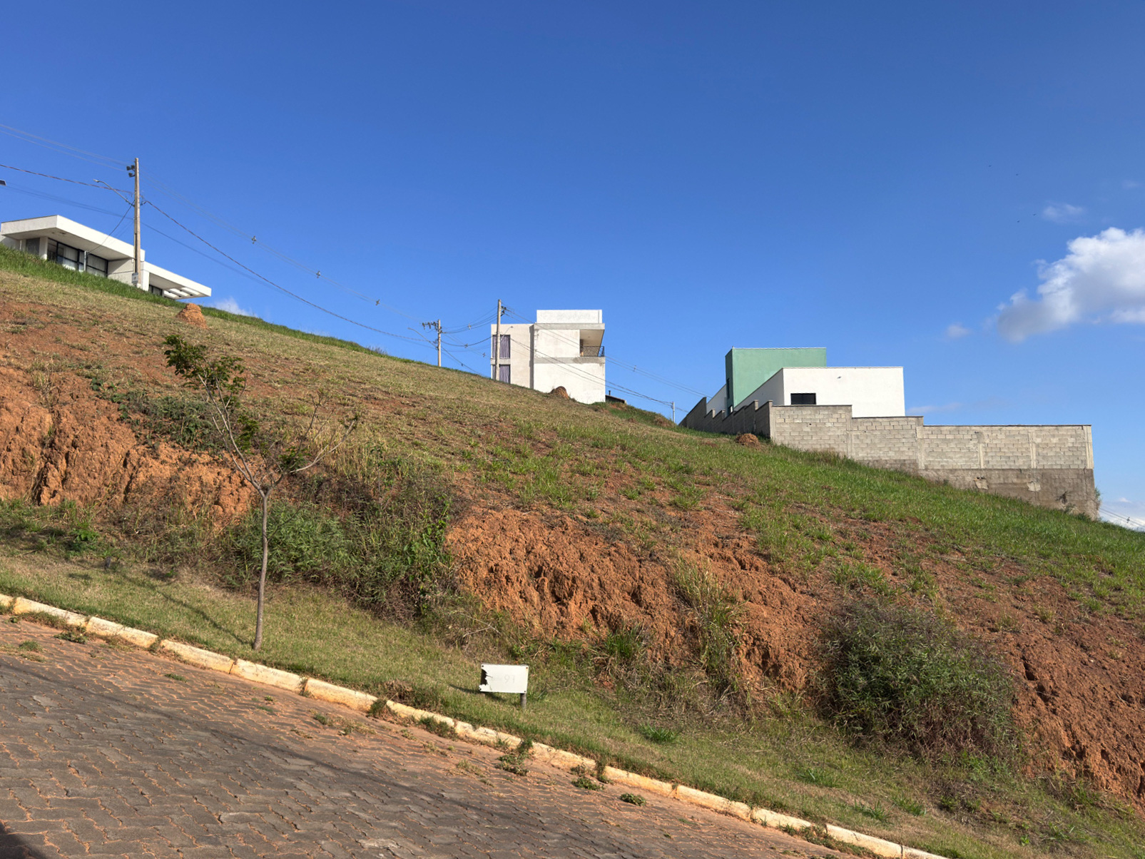 Terreno 525 m² em condomínio Salvaterra, foto 1