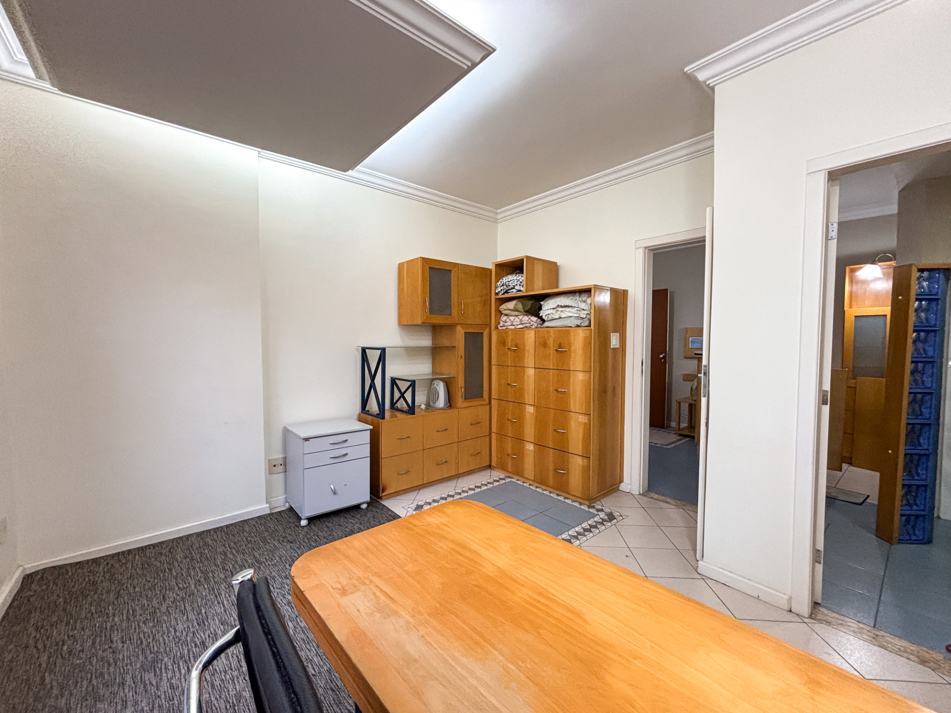 Centro: Sala 39 m², planejados práticos., foto 4