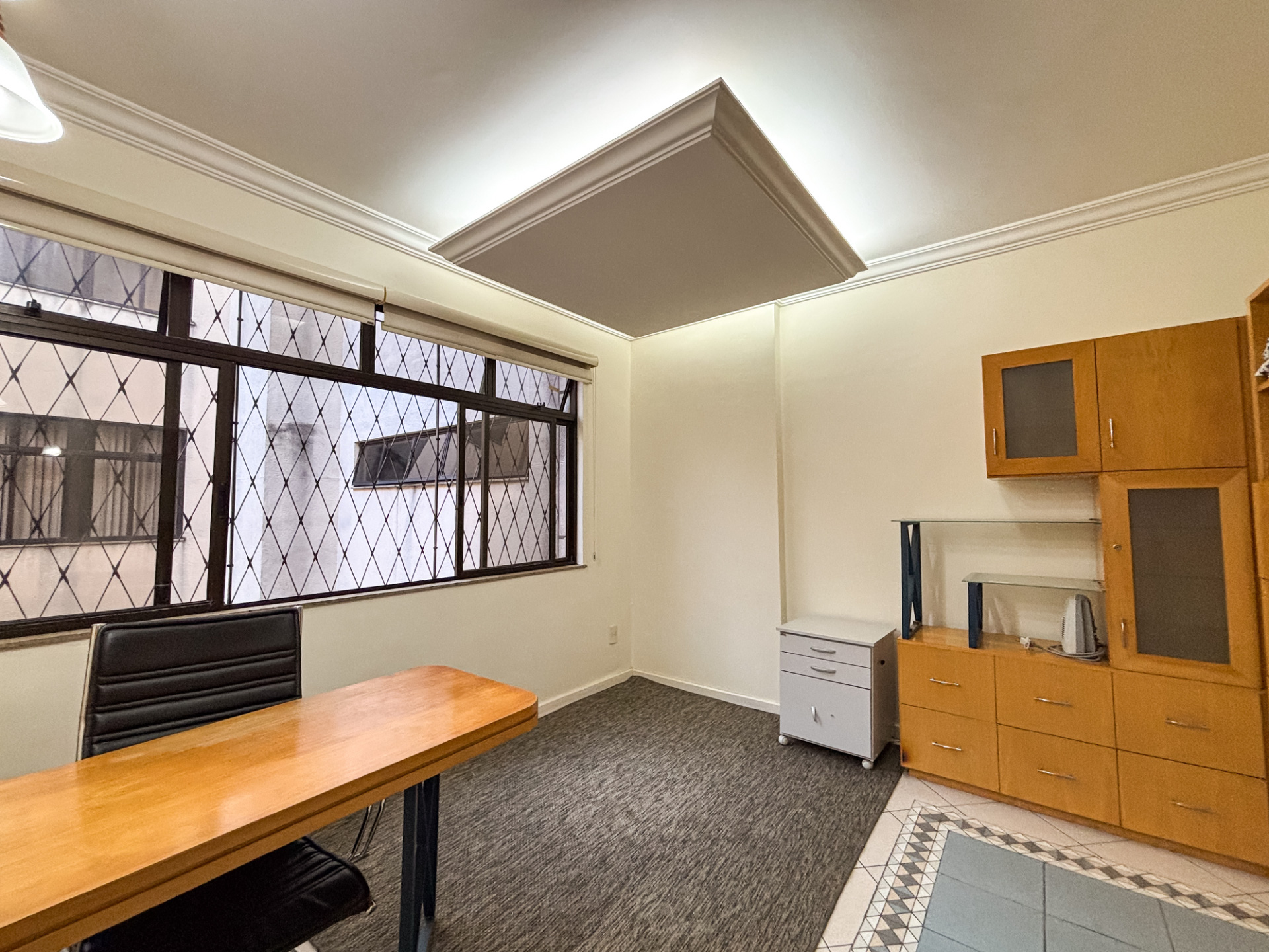 Centro: Sala 39 m², planejados práticos., foto 5