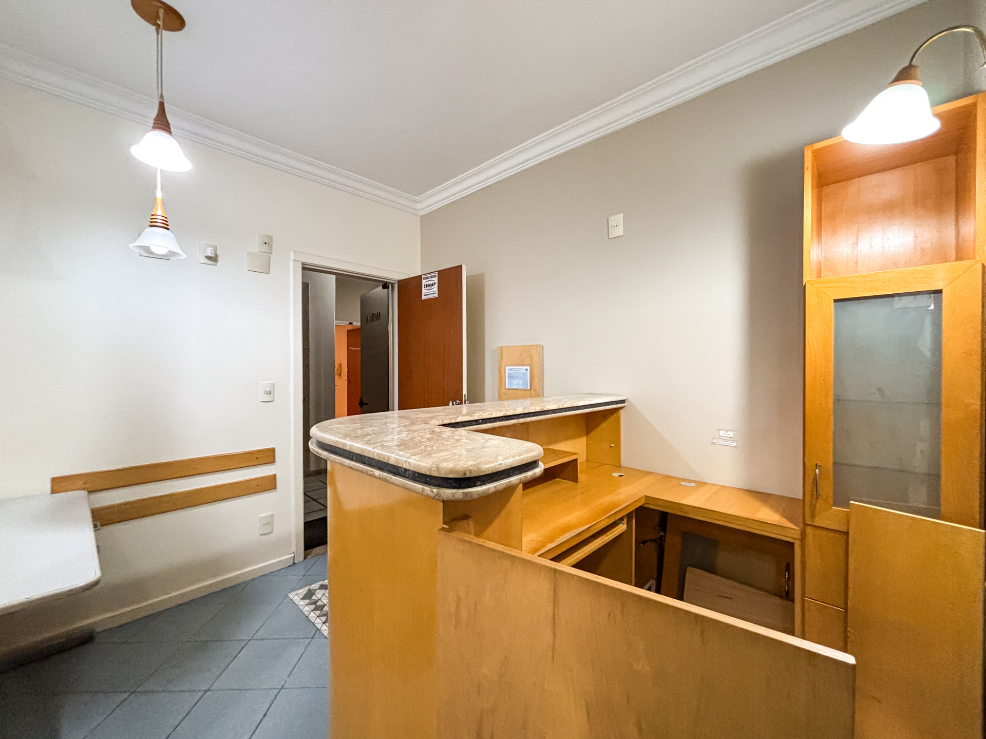 Centro: Sala 39 m², planejados práticos., foto 3