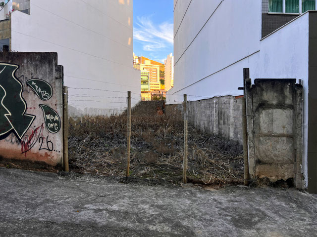 Terreno 373m² no Bom Pastor. Ótimo ponto.