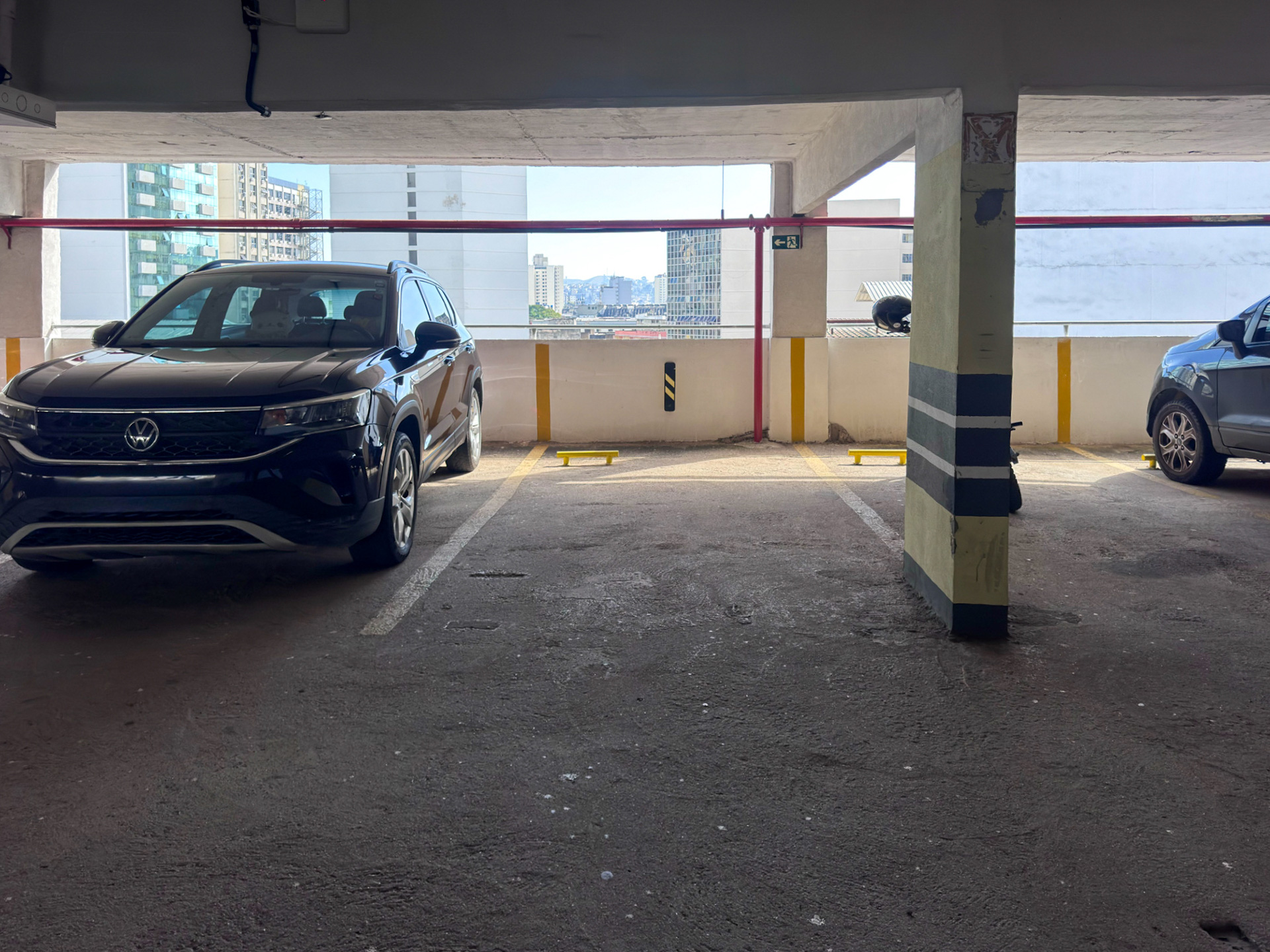 Vaga individual à venda no Centro. Espaço amplo., foto 1