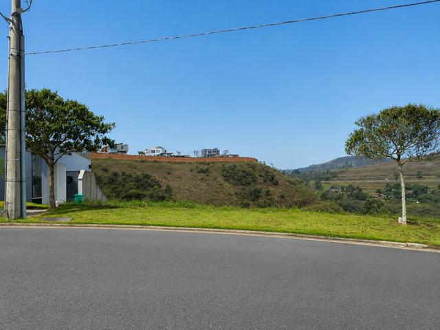 Terreno com vista permanente, privacidade e quase 650 m² para venda