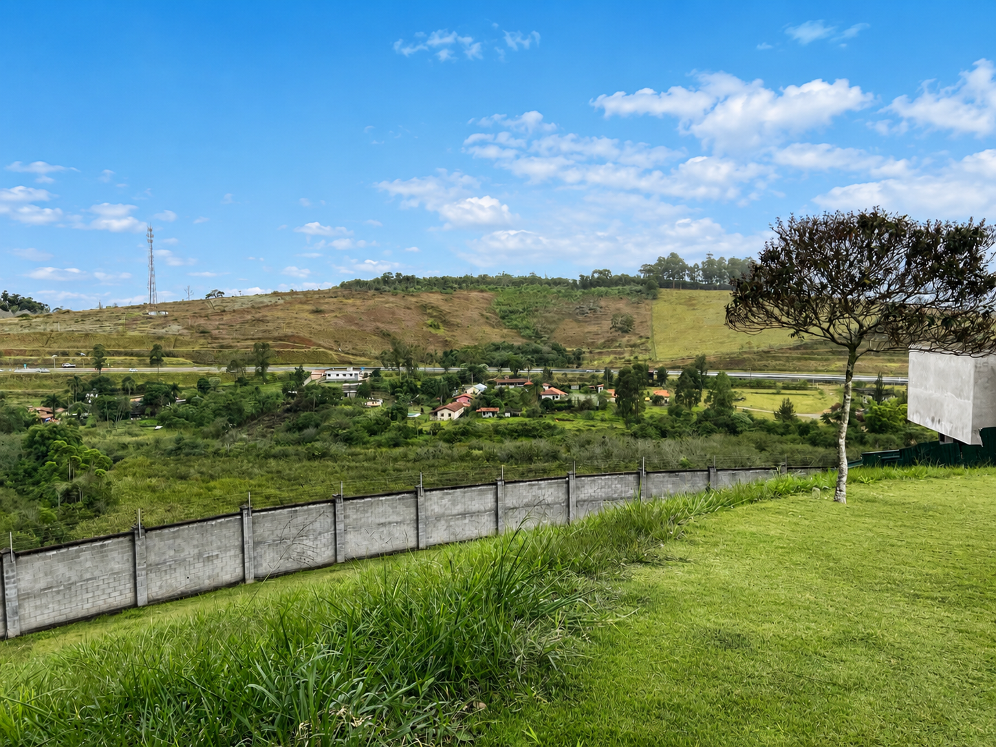 Terreno com 643 m². Vista permanente e privacidade., foto 4