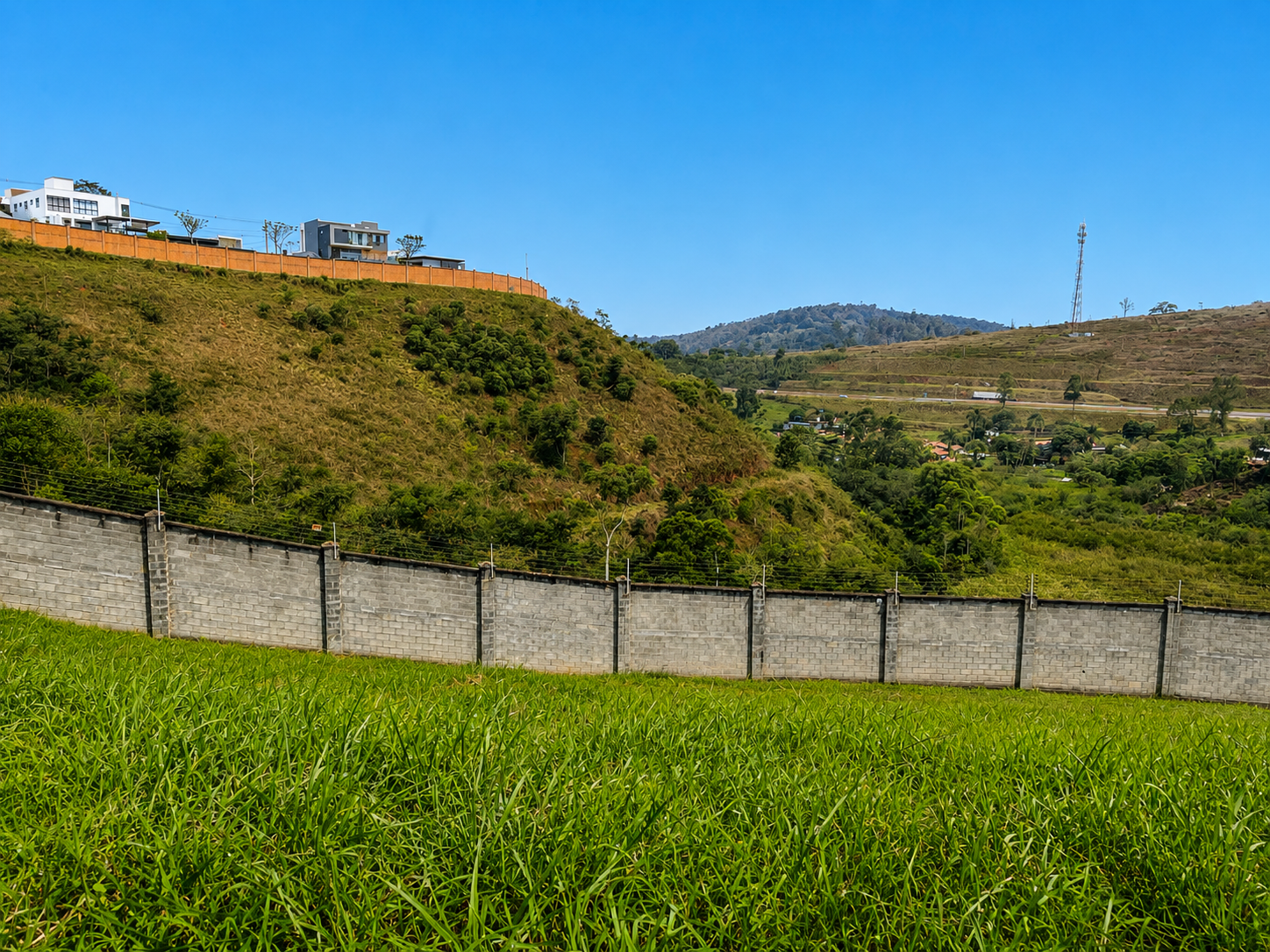 Terreno com 643 m². Vista permanente e privacidade., foto 5