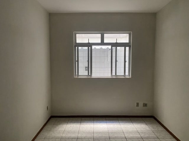 2 quartos com garagem no Santa Helena para locação