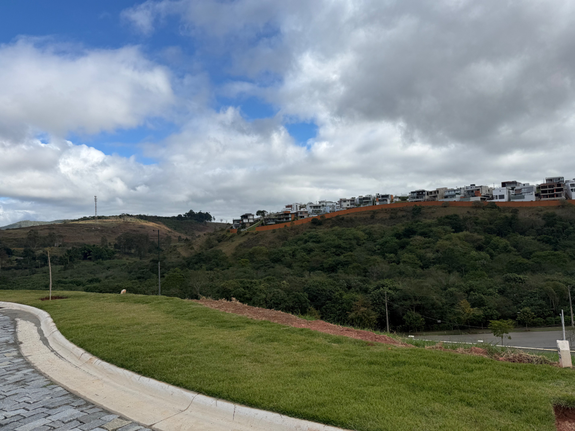 Lote no São Pedro. Condomínio com 261m²., foto 1