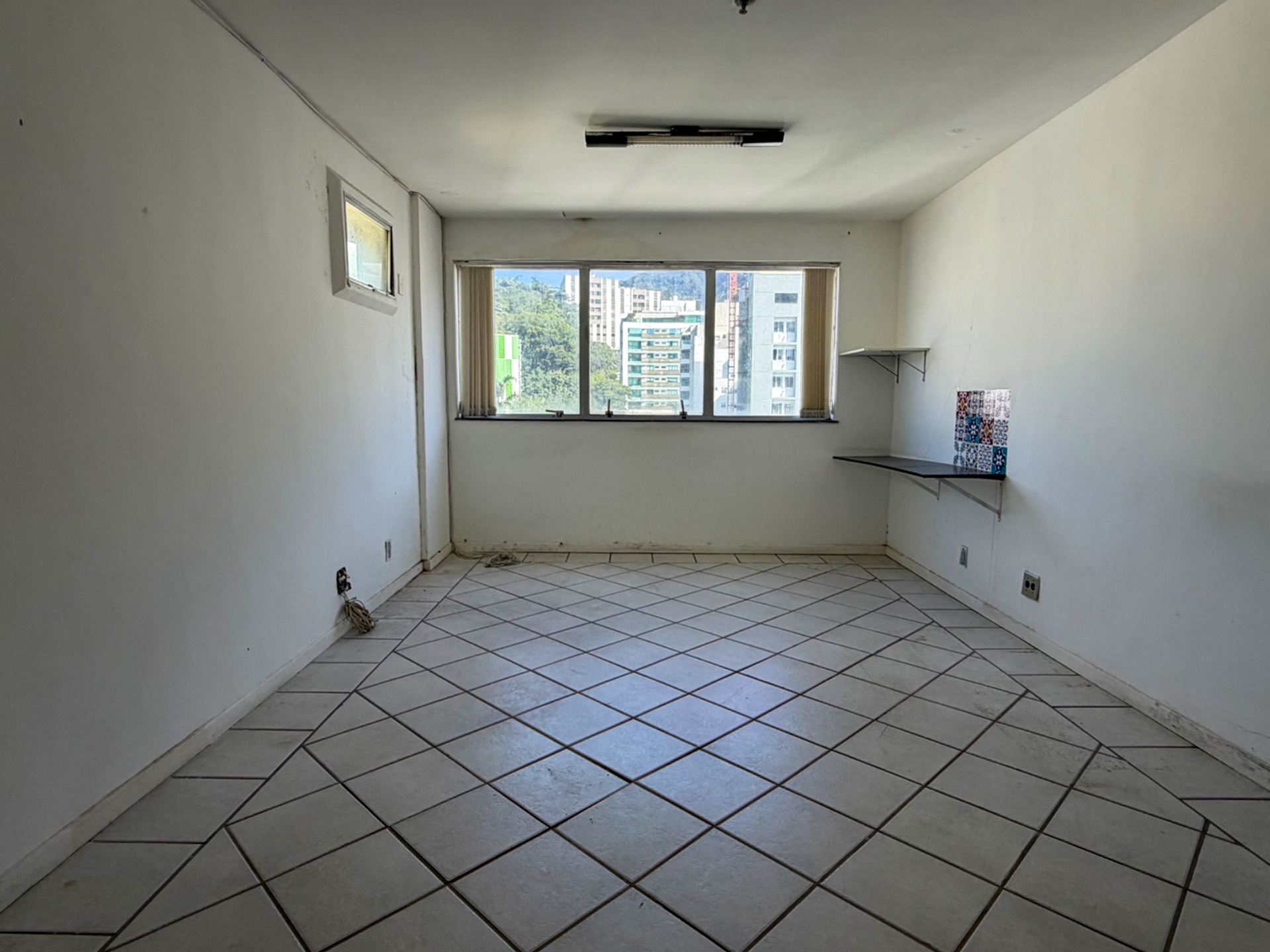 Sala comercial no Centro. 45m², com ante sala., foto 1