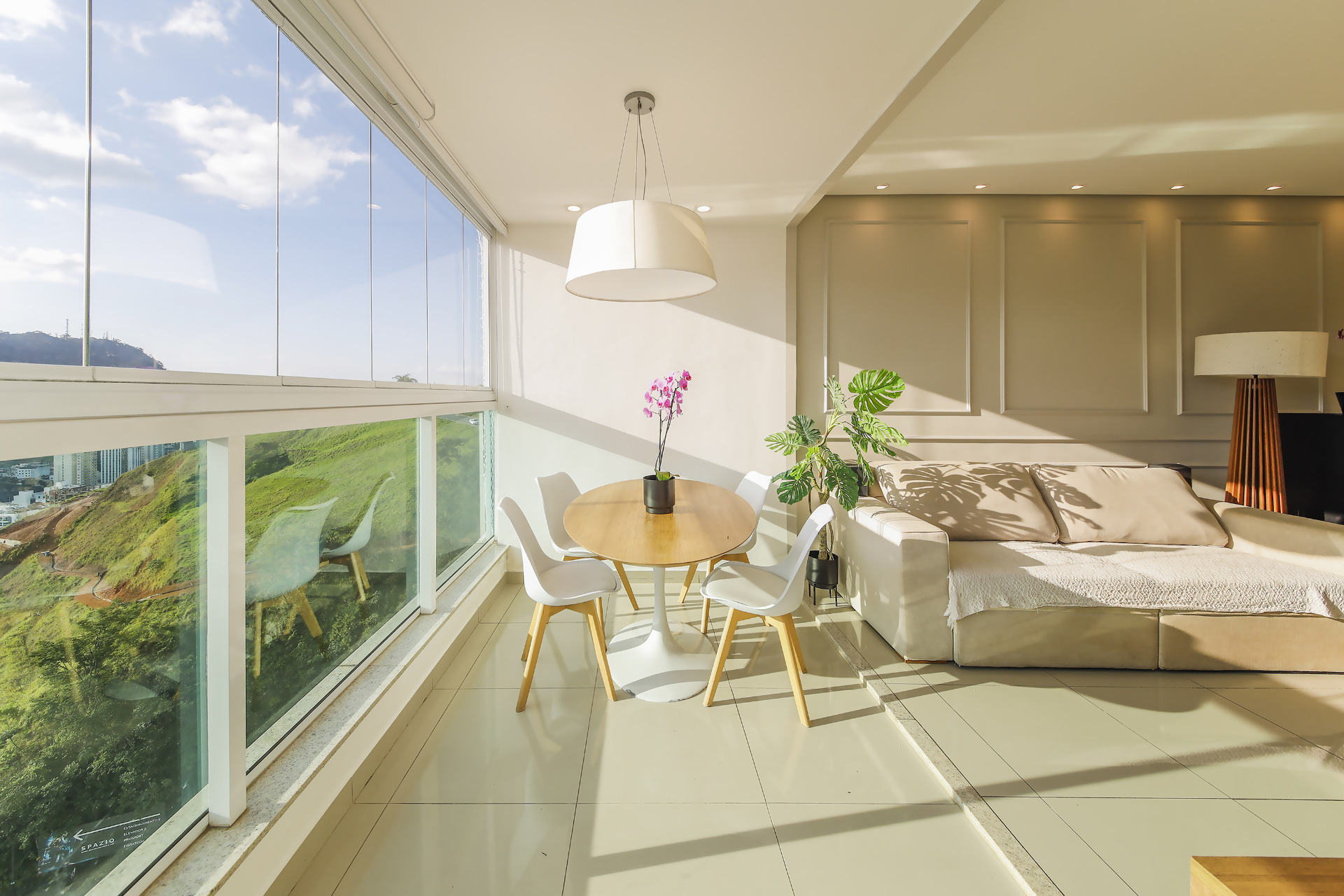 Apartamento com 2 suítes, varanda integrada e 2 vagas para venda, foto 3