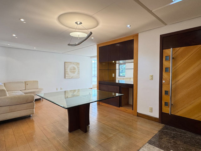 Apartamento de 3 quartos com 1 suíte e 2 vagas para locação