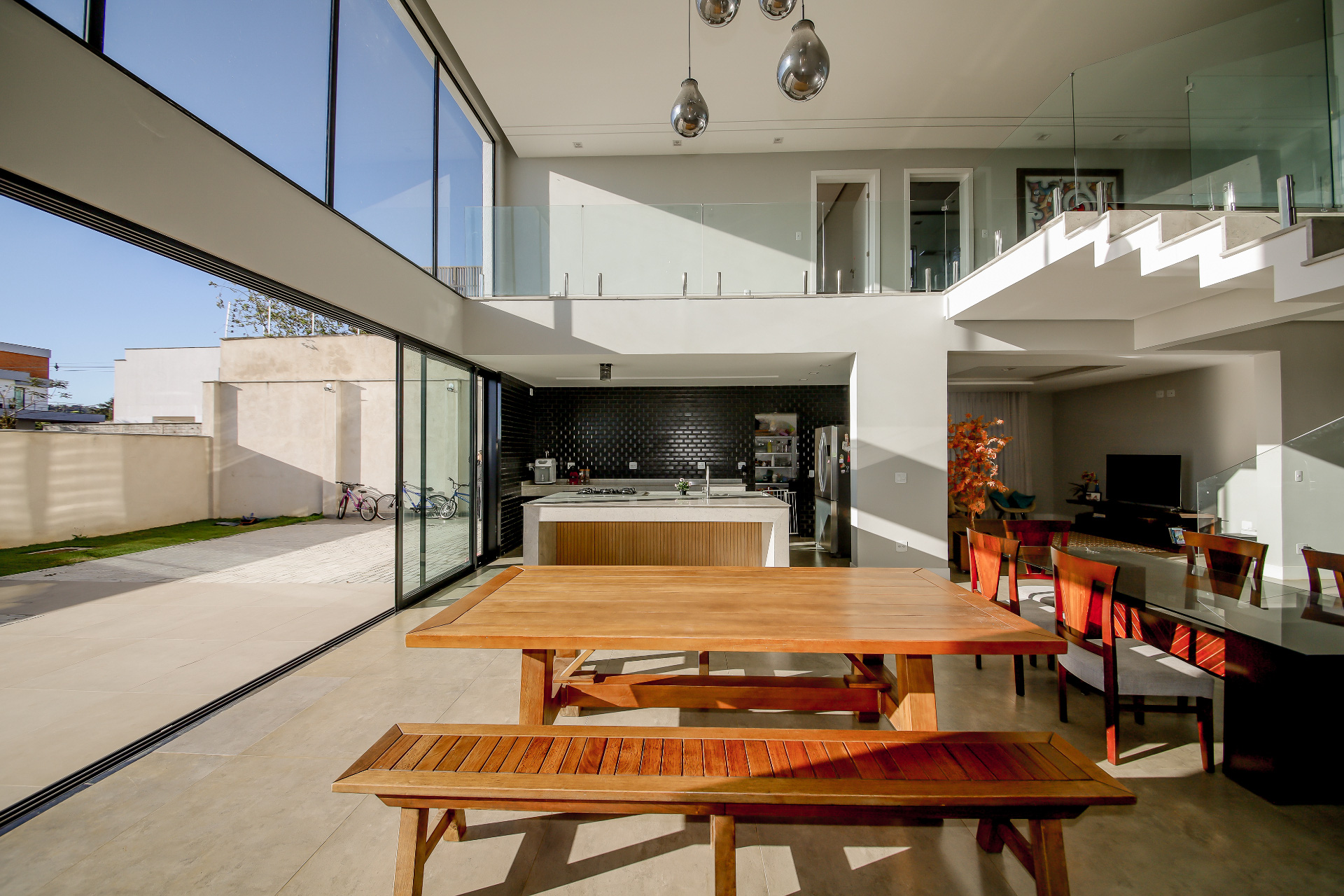 Casa com 4 quartos e quintal no Residencial Alvim., foto 4