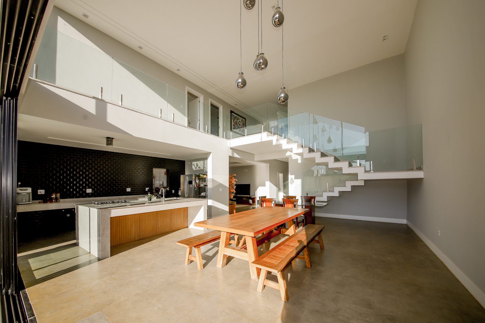 Casa com 4 quartos e quintal no Residencial Alvim., foto 3