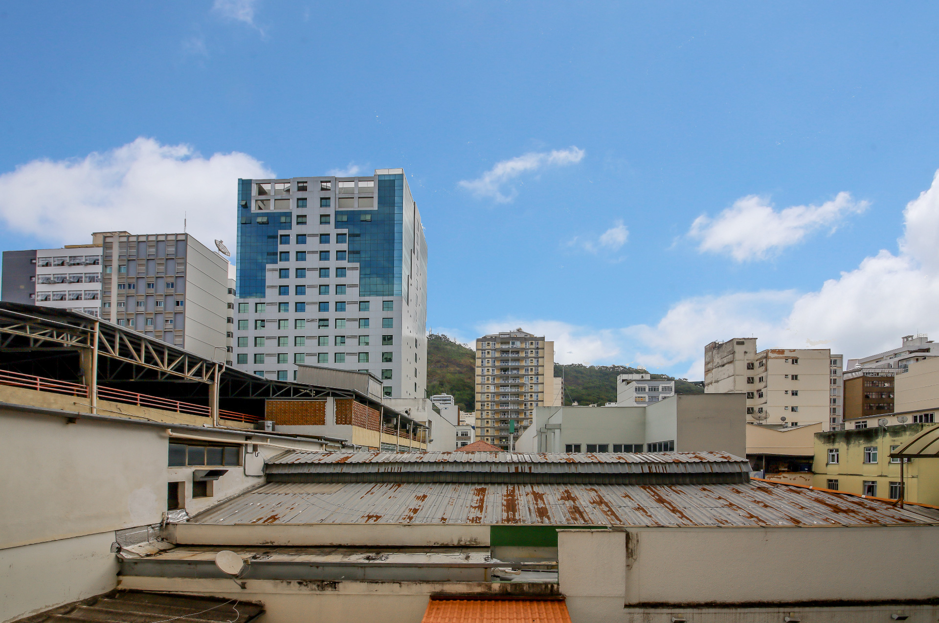 Centro. 3 quartos. Amplo e na avenida principal., foto 6