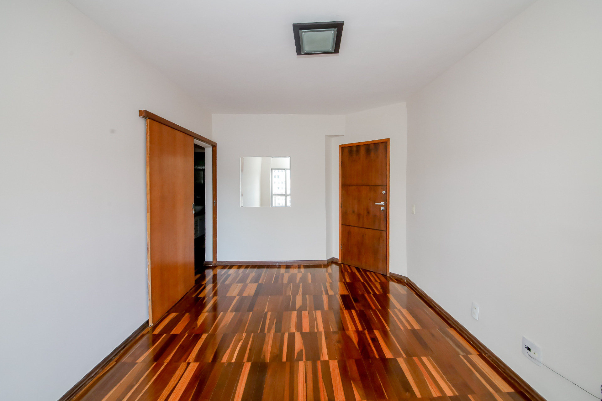 Centro: apê 2 quartos, suíte e varanda. 1 vaga., foto 2
