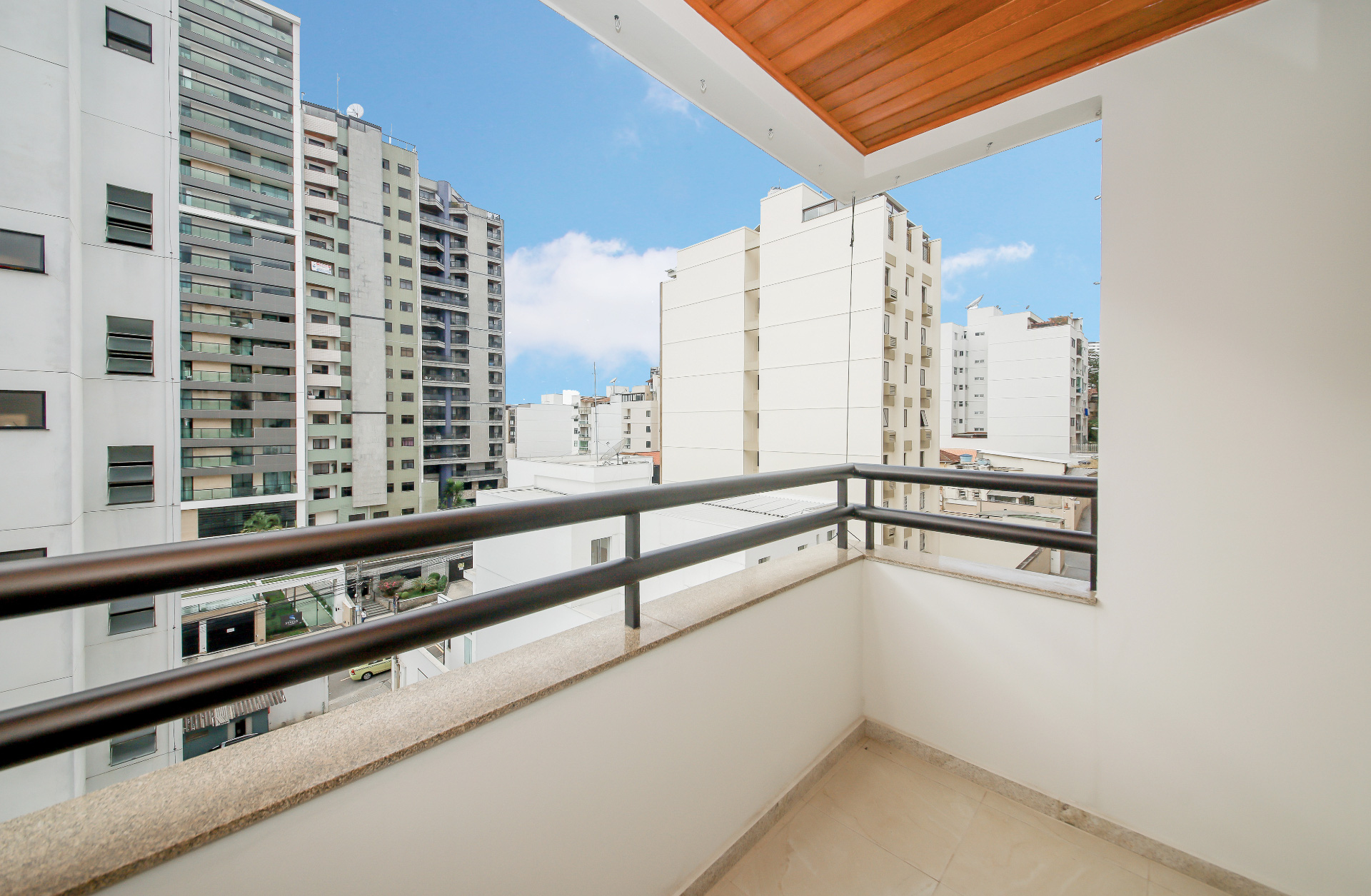 Centro: 2 suítes e varanda, 100m² com 2 vagas, foto 5