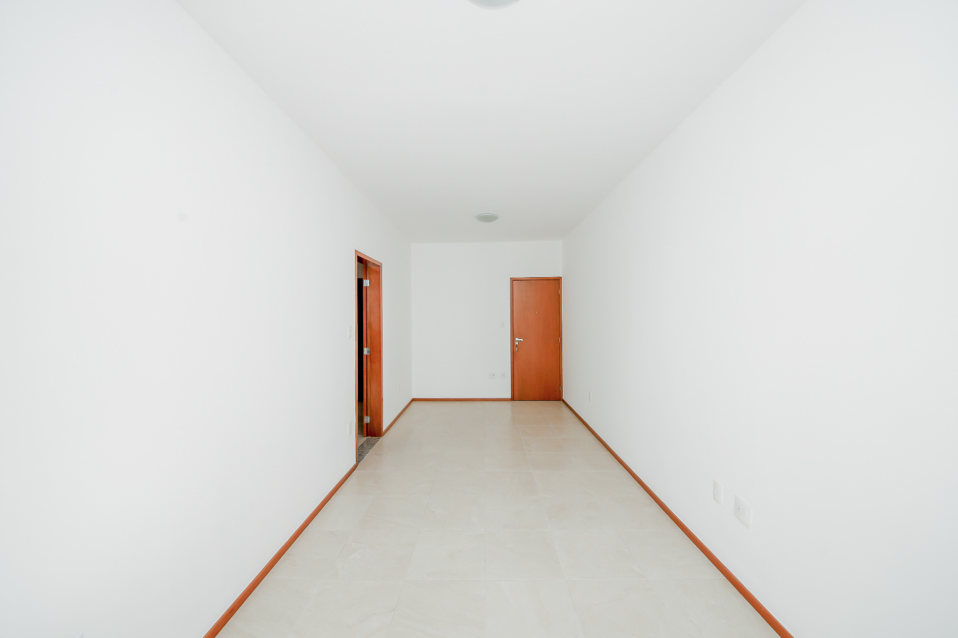 Centro: 2 suítes e varanda, 100m² com 2 vagas, foto 3