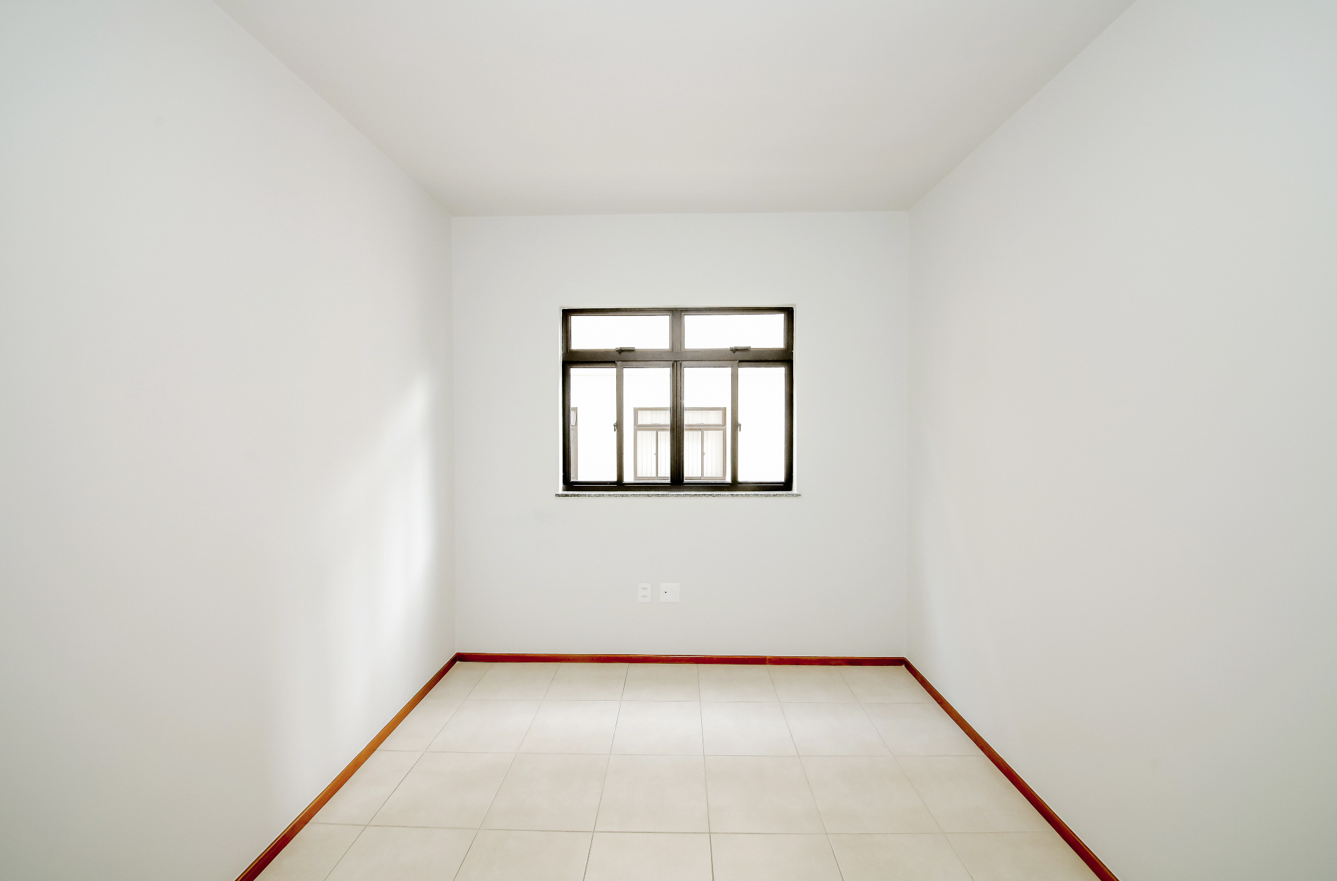 Centro: 2 suítes, varanda e 2 vagas. 106m²., foto 13