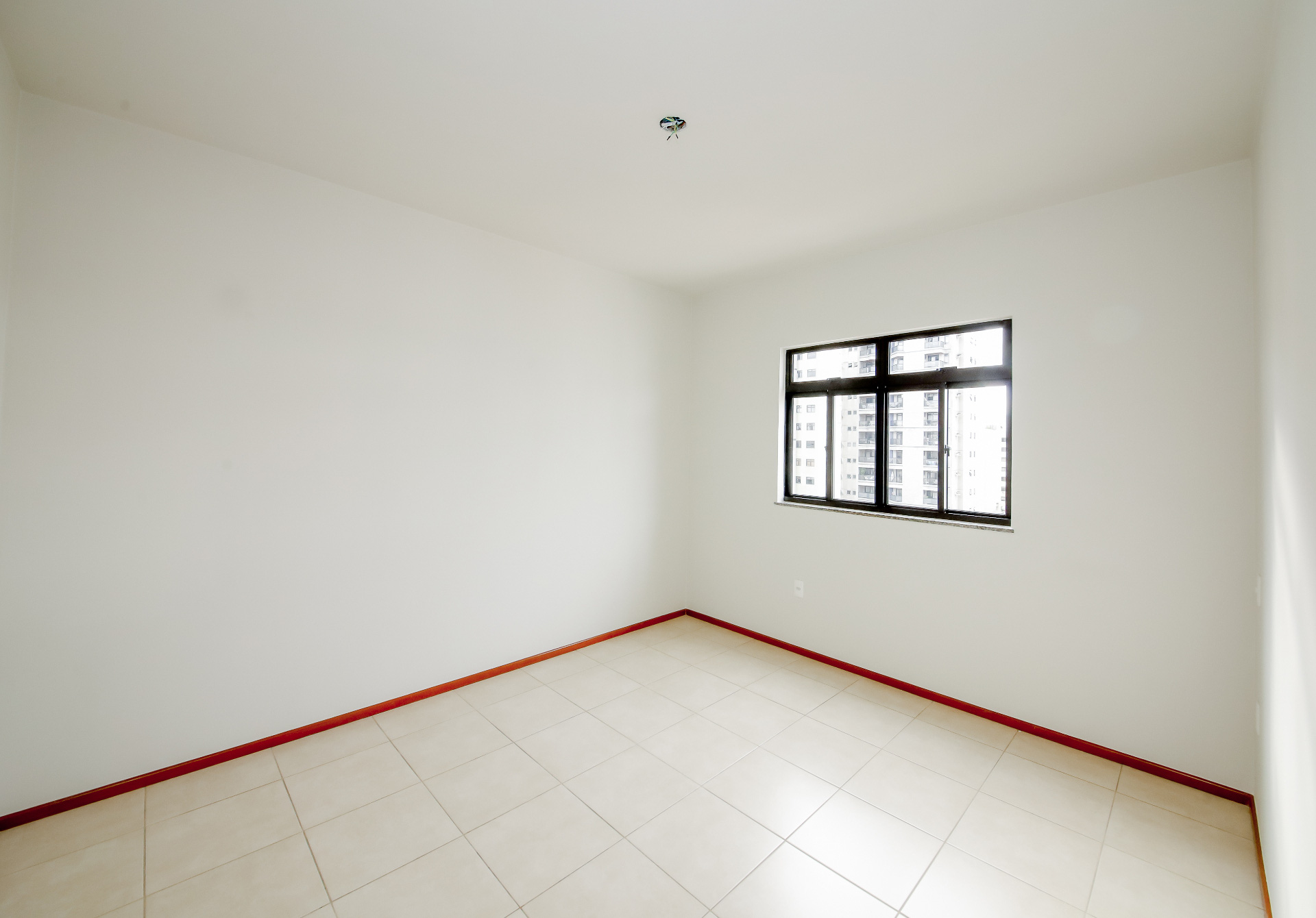 Centro: 2 suítes, varanda e 2 vagas. 106m²., foto 17