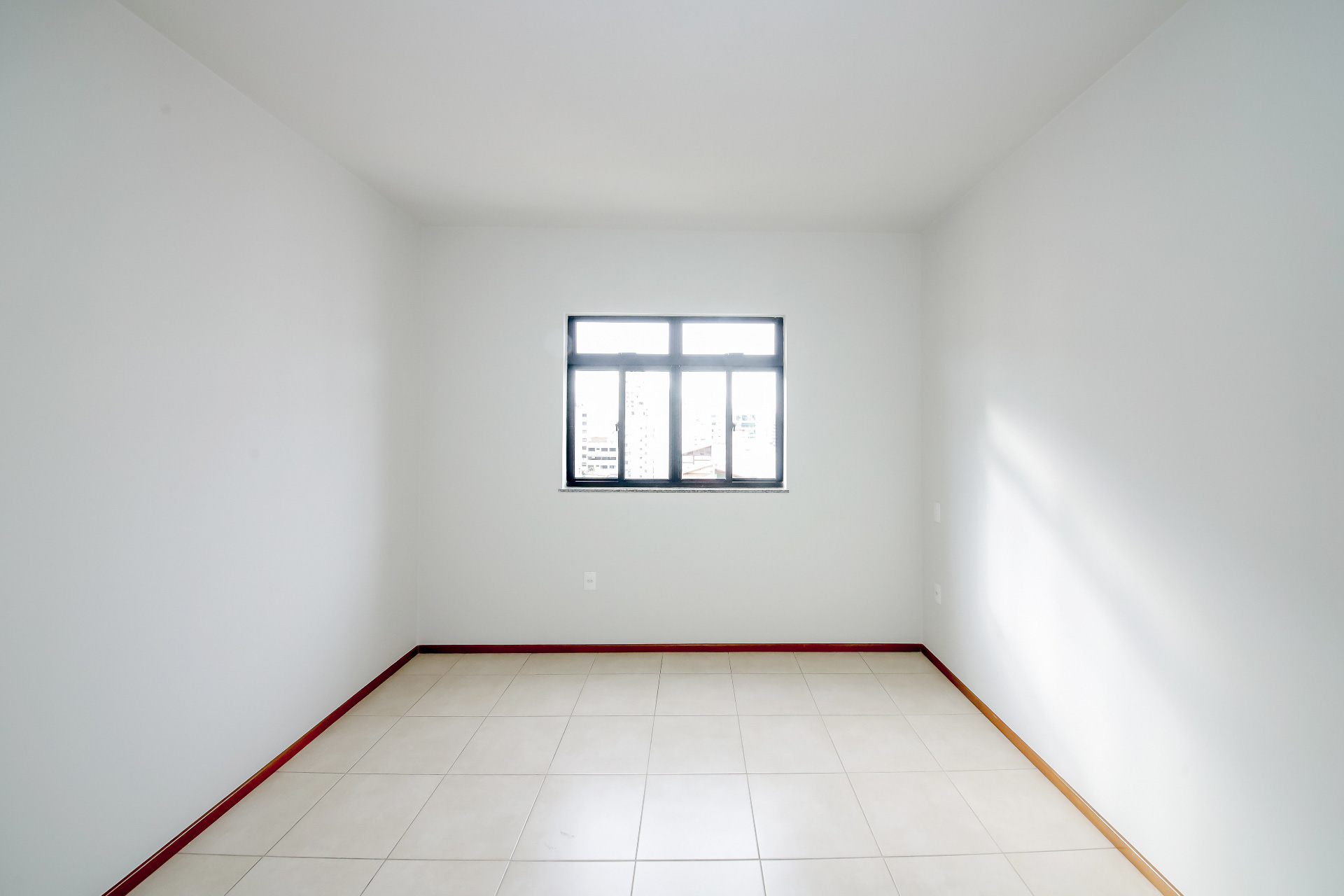 Centro: 2 suítes, varanda e 2 vagas. 106m²., foto 18