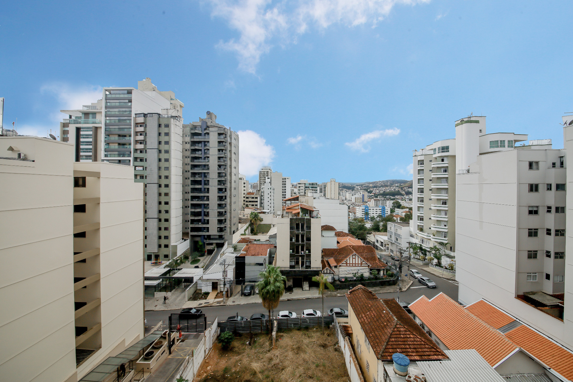 Centro: 2 suítes, varanda e 2 vagas. 106m²., foto 19