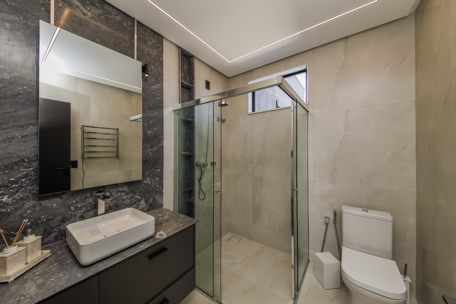 Alphaville: 4 quartos, 3 suítes, 345 m². Área generosa., foto 14