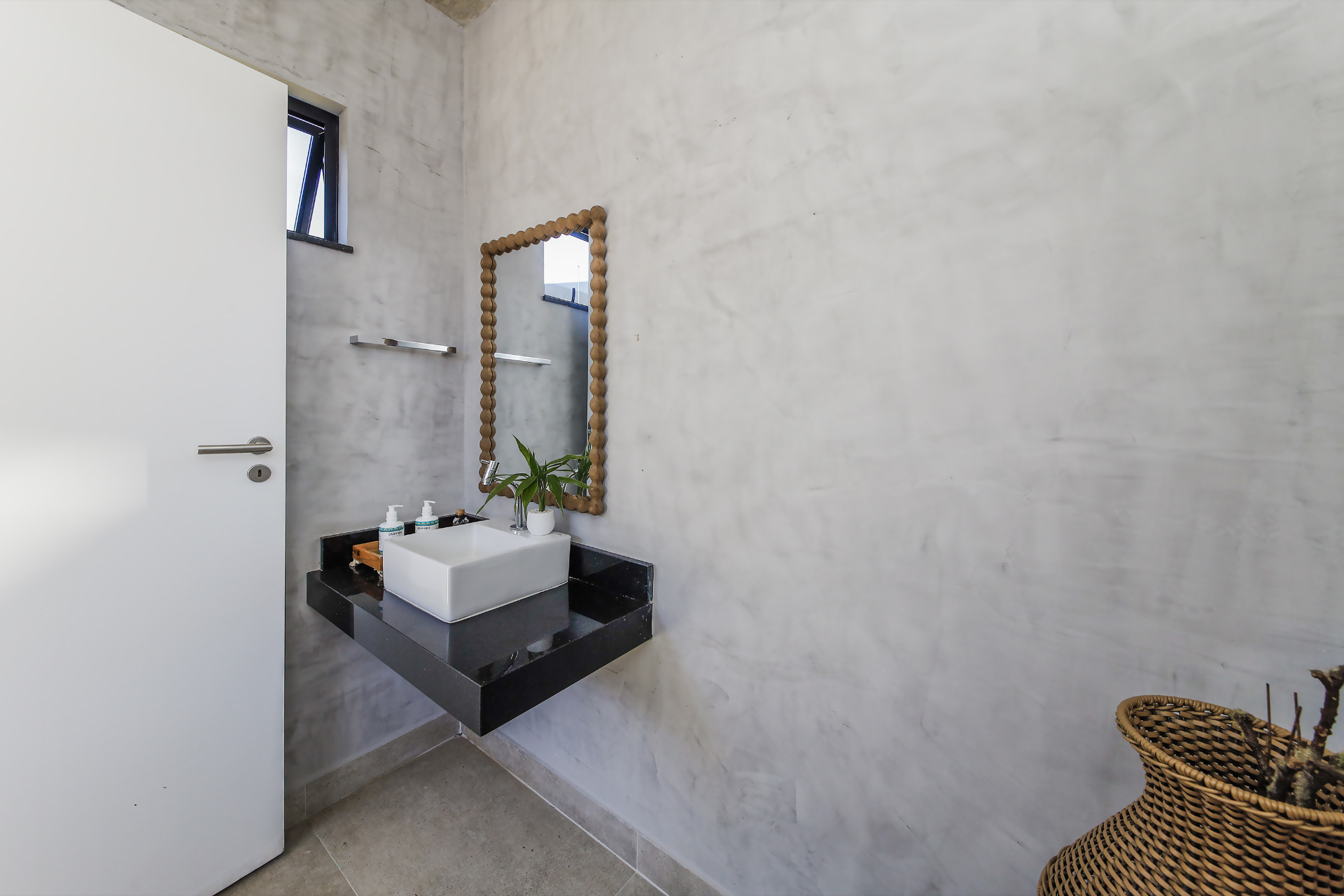 Alphaville: 4 quartos, 3 suítes, 345 m². Área generosa., foto 27