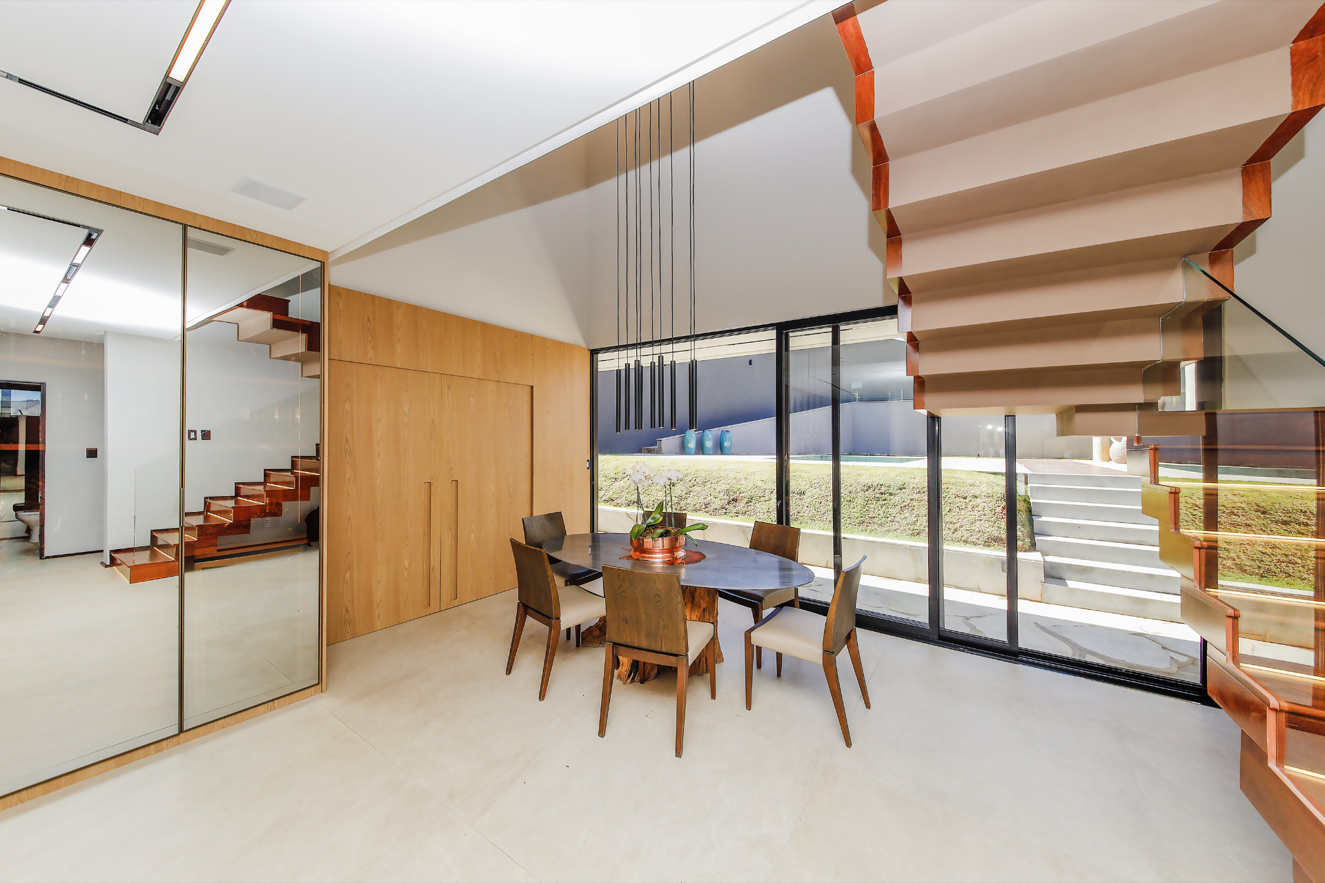 Alphaville: 4 quartos, 3 suítes, 345 m². Área generosa., foto 6