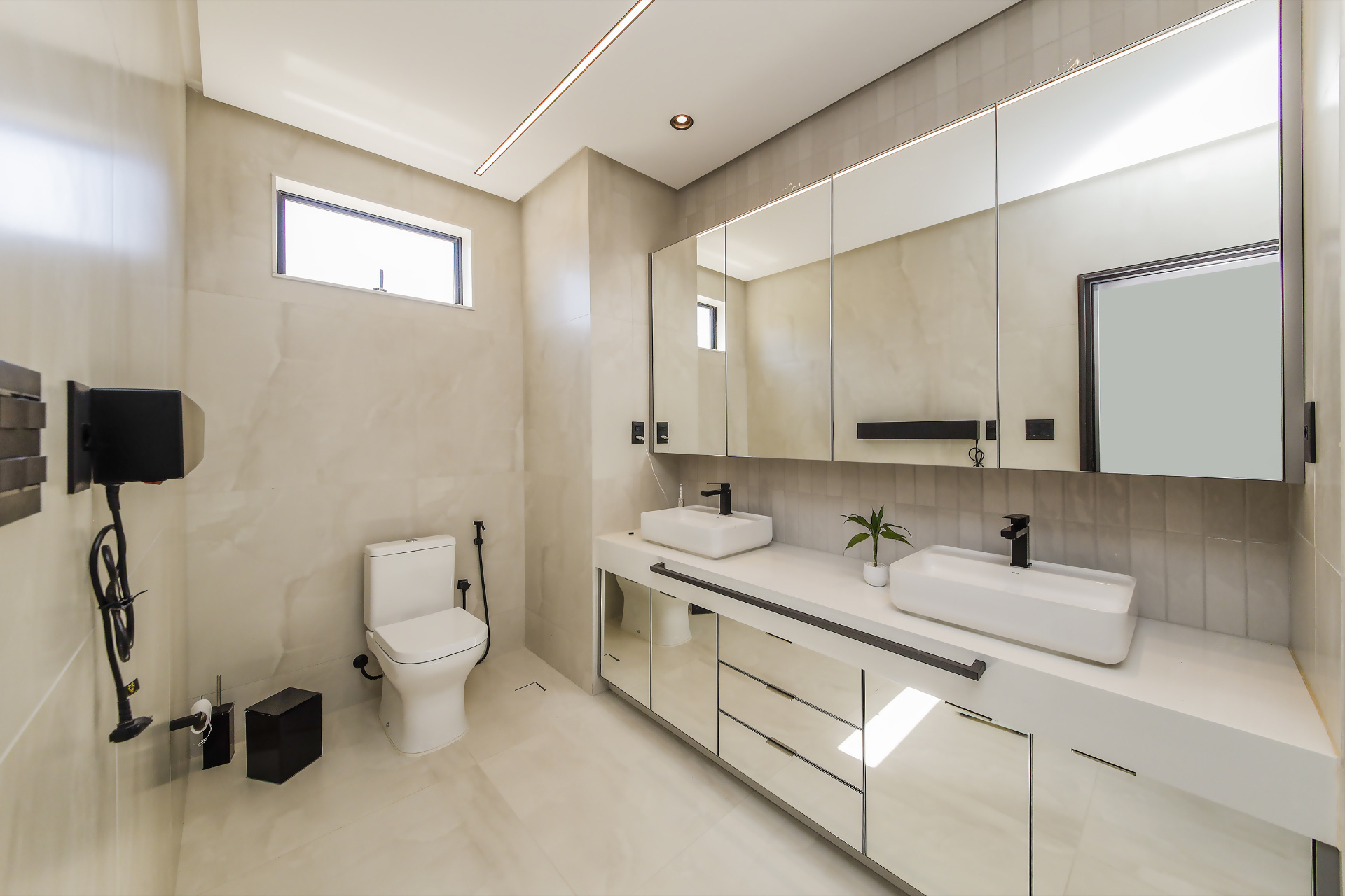 Alphaville: 4 quartos, 3 suítes, 345 m². Área generosa., foto 22