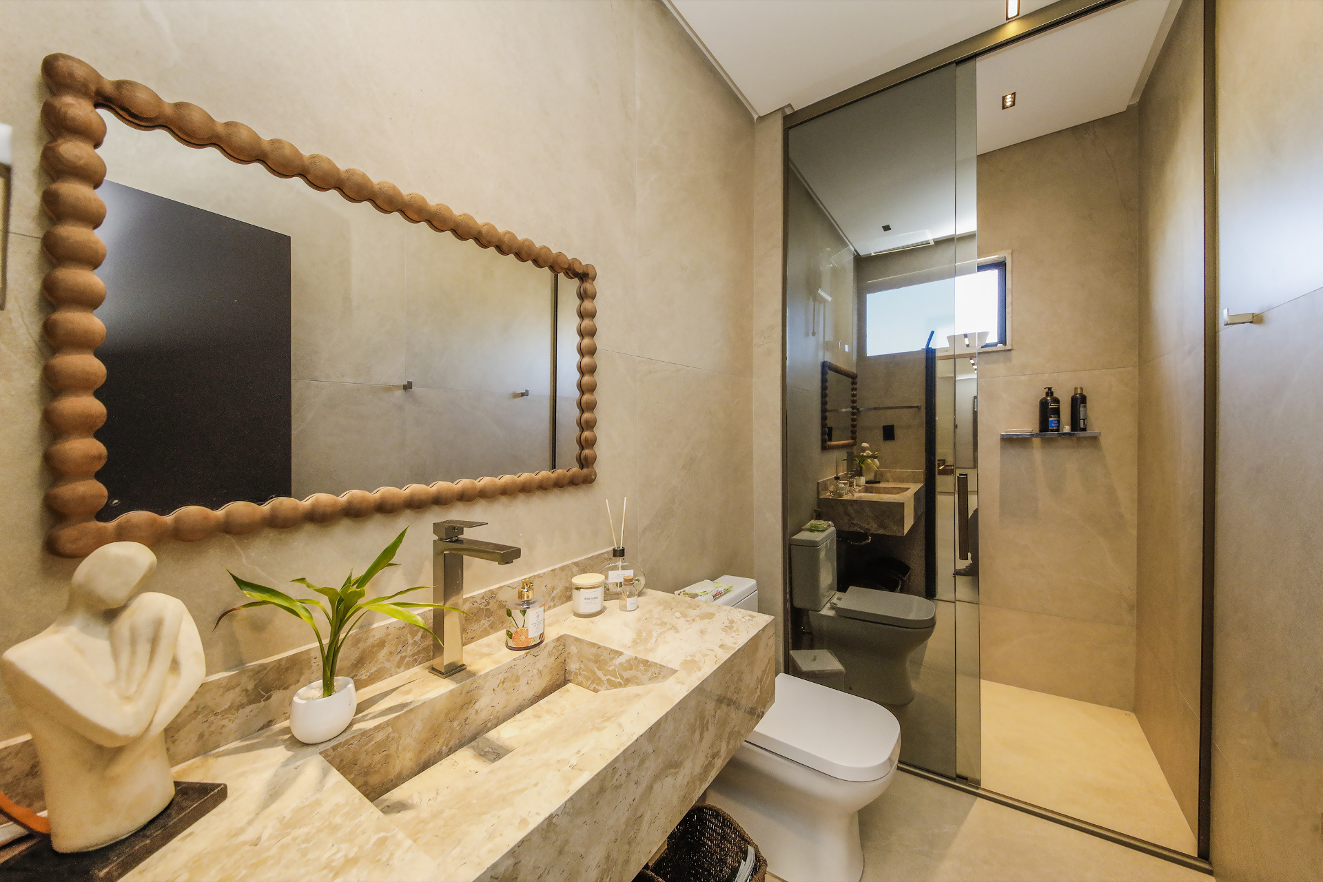 Alphaville: 4 quartos, 3 suítes, 345 m². Área generosa., foto 10
