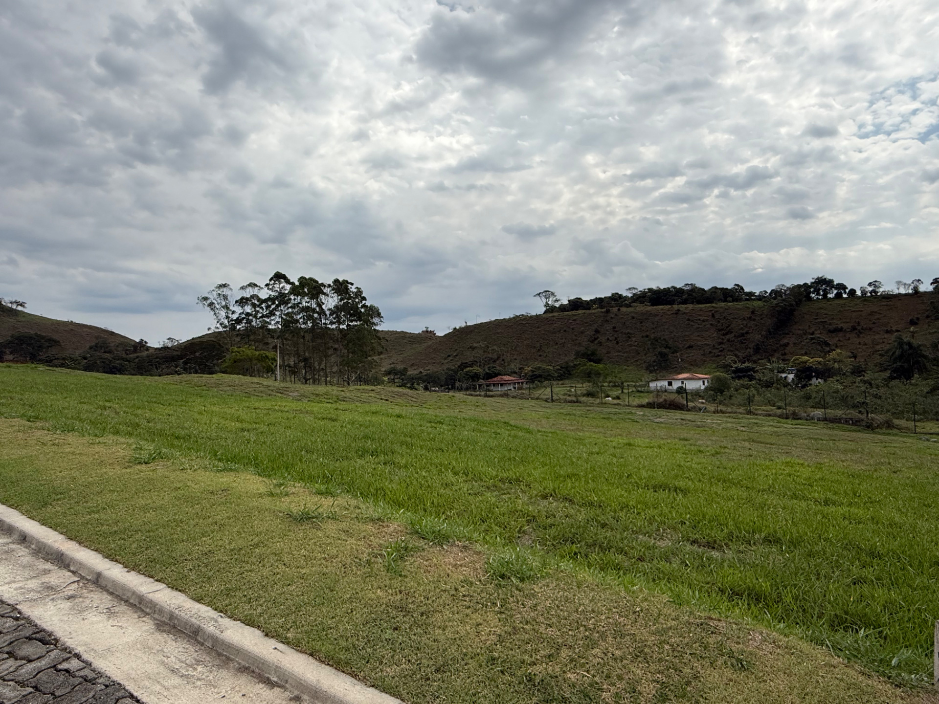 Lote em São Pedro, plano, perto do lazer, foto 4