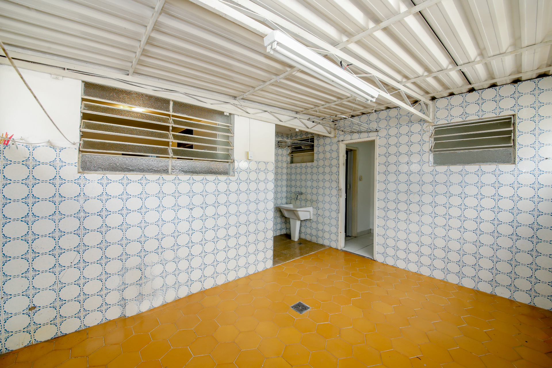 Térreo 3 quartos no Bom Pastor. Área externa., foto 13
