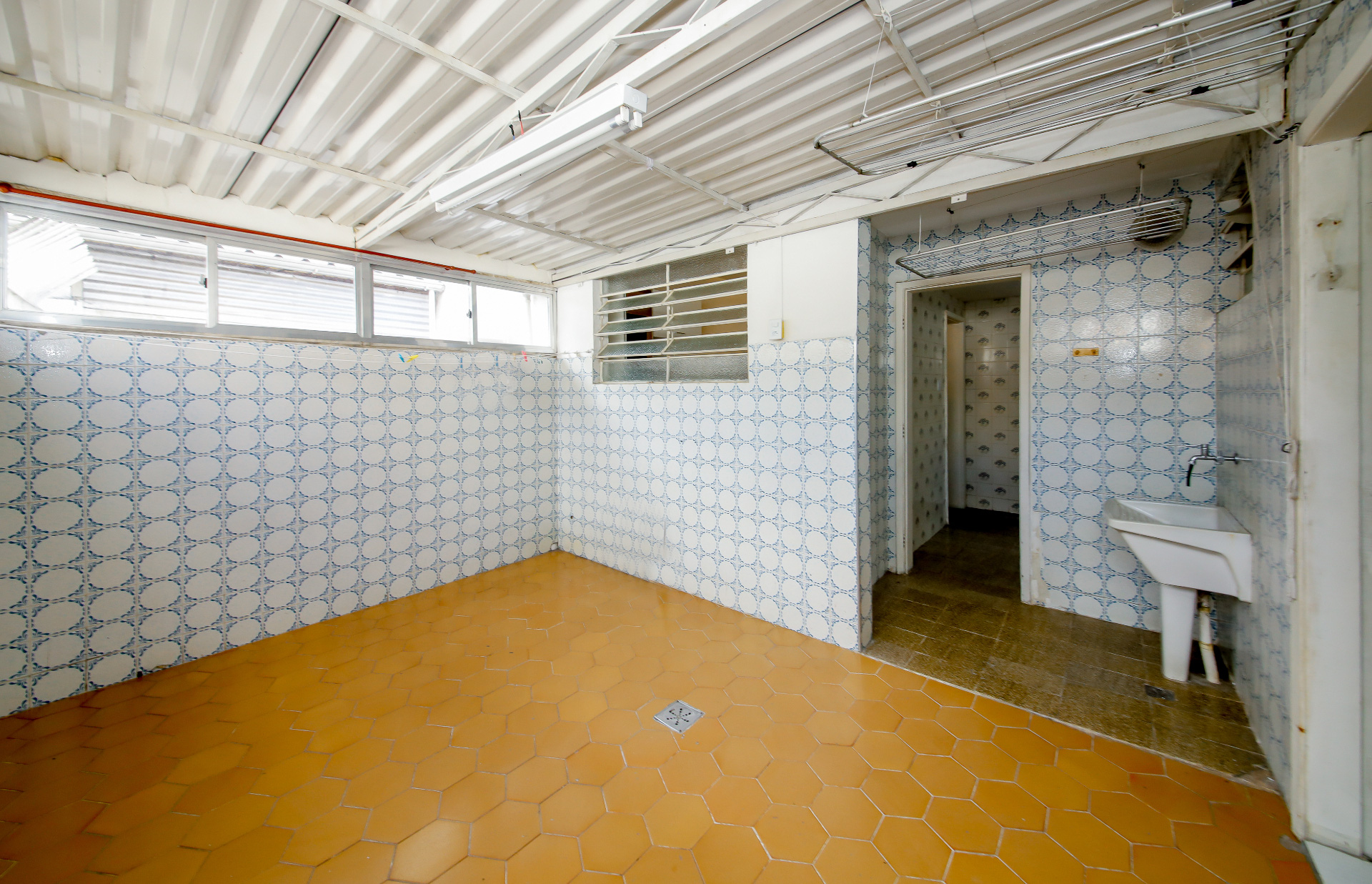 Térreo 3 quartos no Bom Pastor. Área externa., foto 12