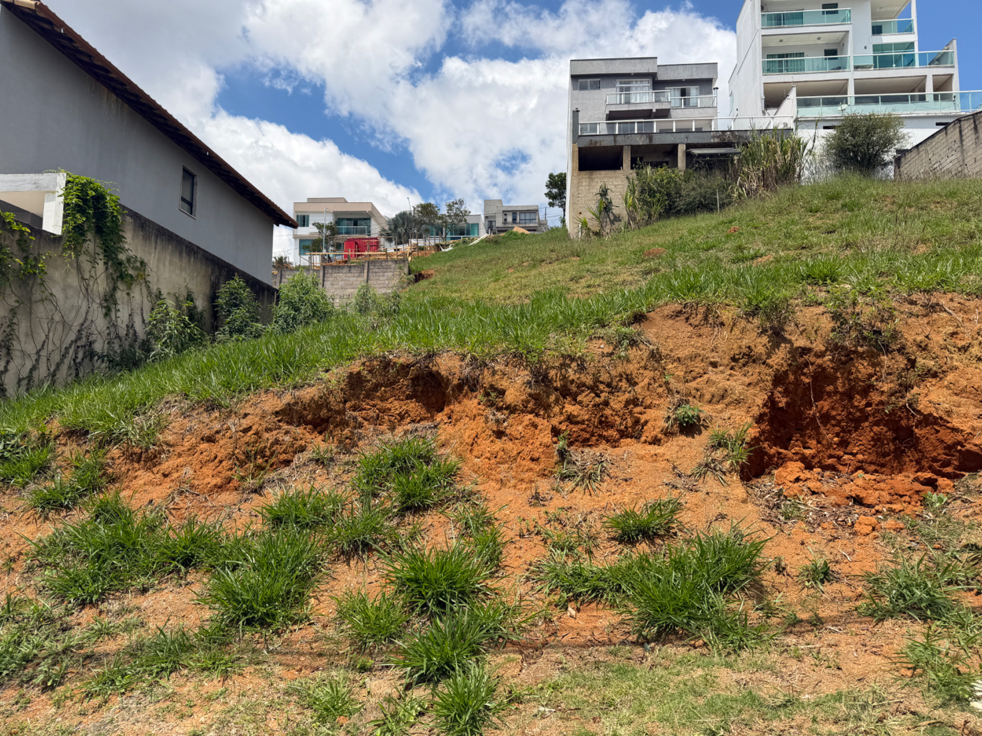 Lote em condomínio fechado, em aclive para venda, foto 3