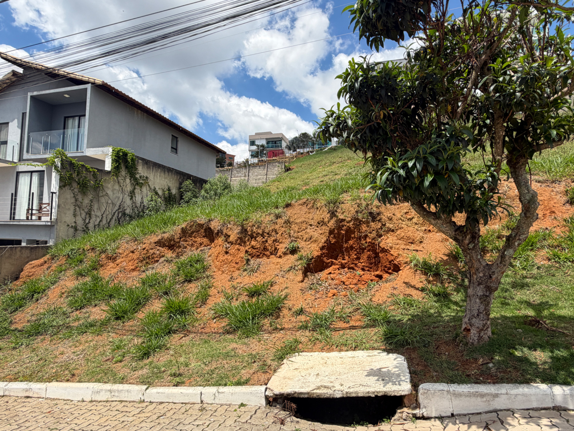 Lote em condomínio fechado, em aclive para venda, foto 5