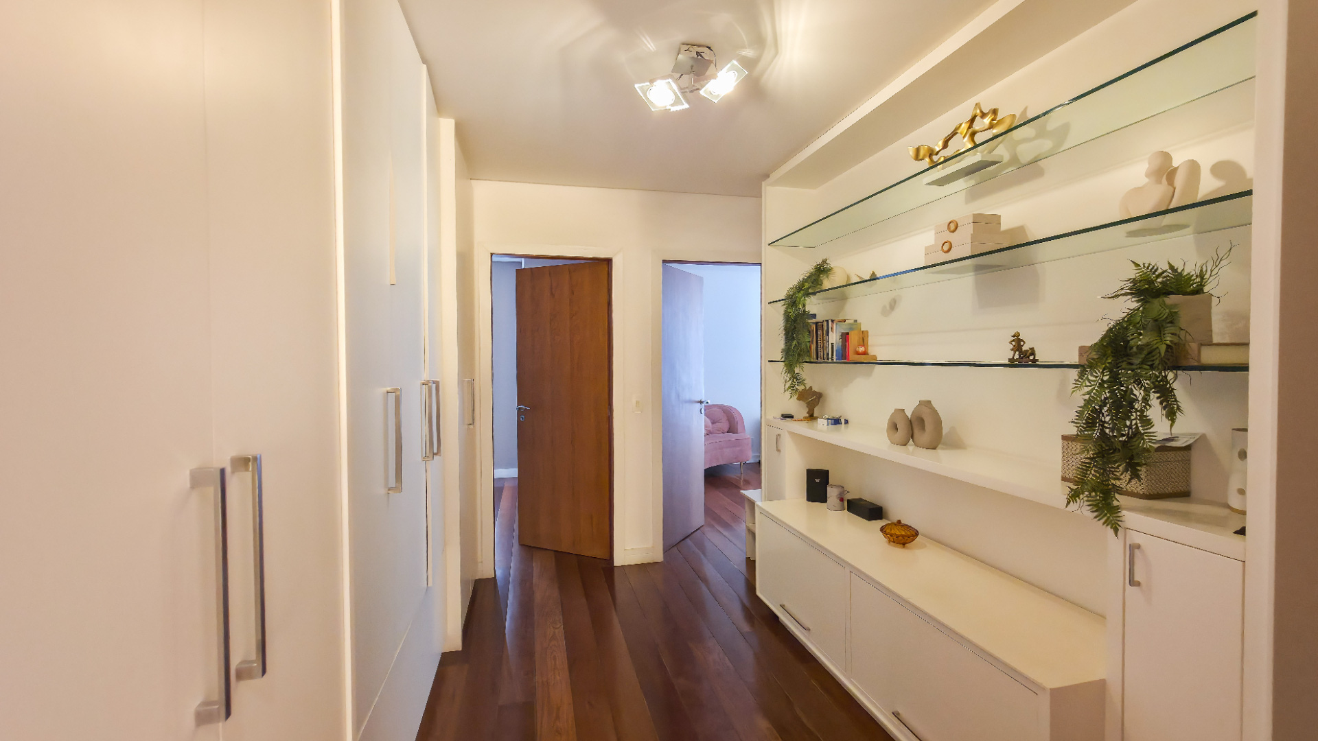 Paineiras. Varanda espaçosa. 4 suítes., foto 10