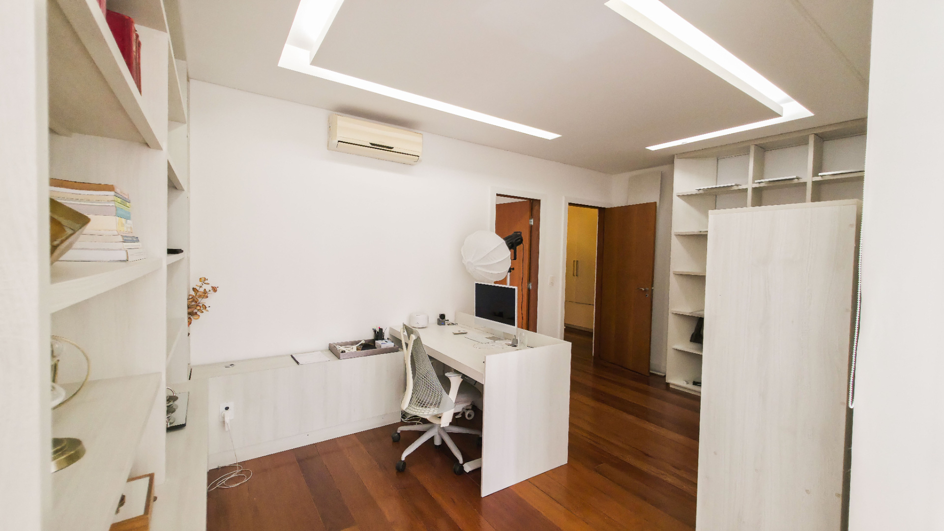 Paineiras. Varanda espaçosa. 4 suítes., foto 17