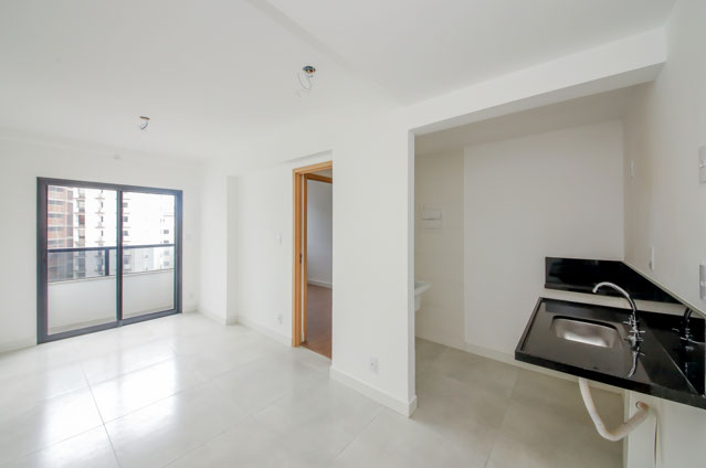 Apartamento 71m², 2 suítes Centro, vista livre